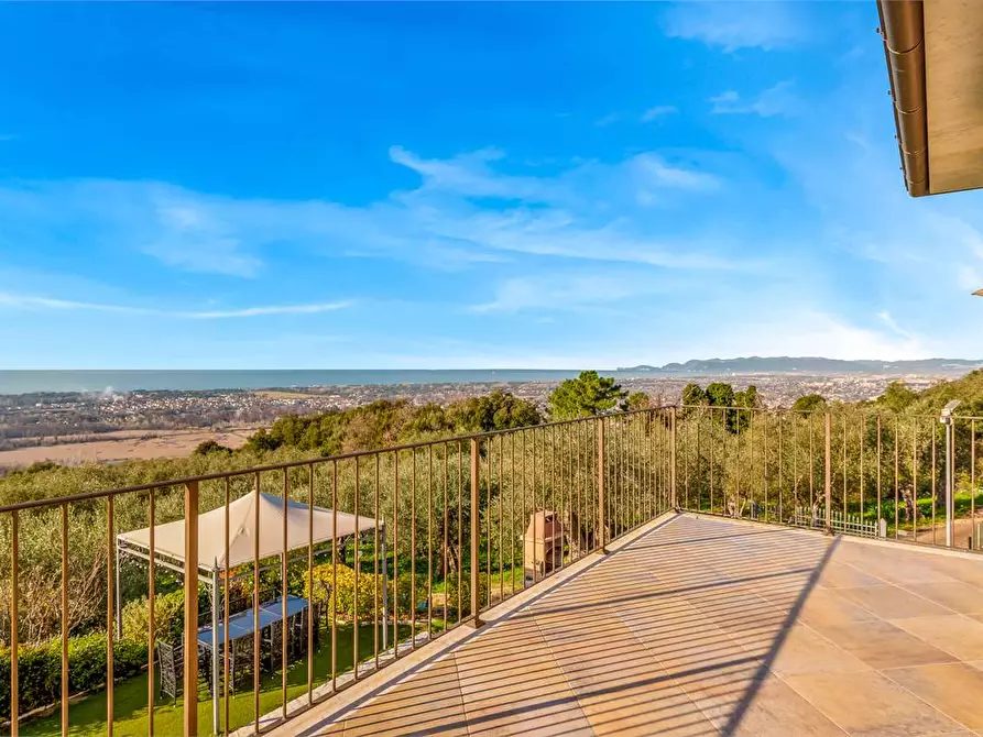 Immagine 11 di Villa in affitto  in Via Casone a Pietrasanta