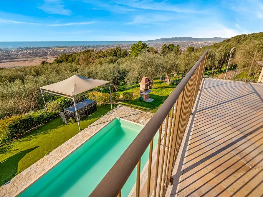 Immagine 10 di Villa in affitto  in Via Casone a Pietrasanta