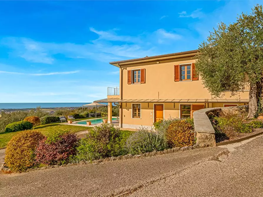 Immagine 39 di Villa in affitto  in Via Casone a Pietrasanta