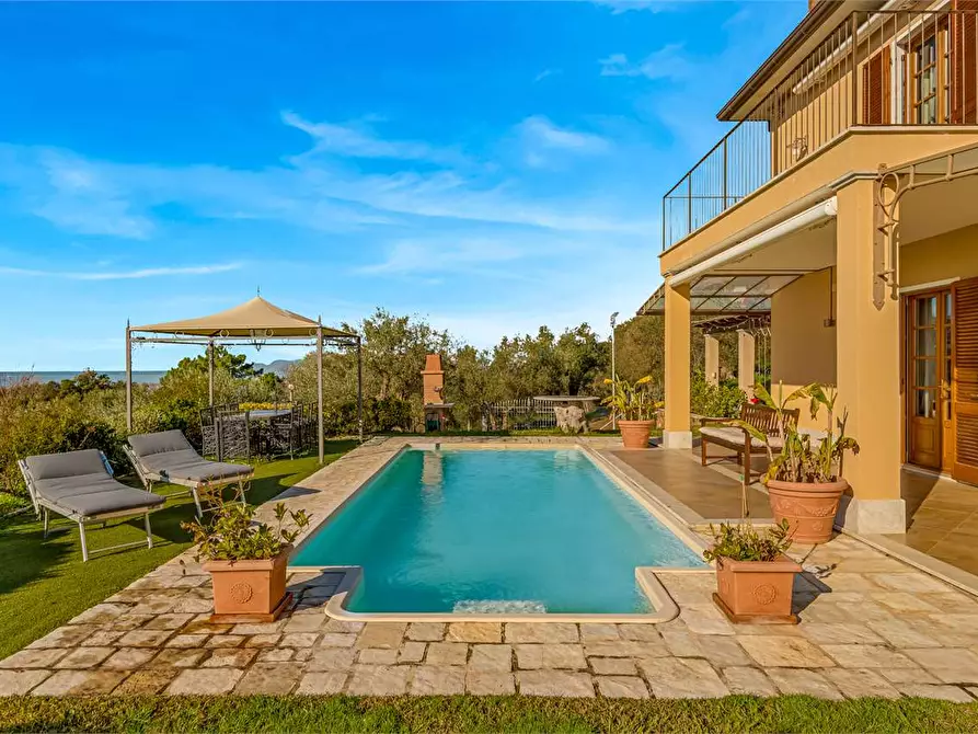 Immagine 6 di Villa in affitto  in Via Casone a Pietrasanta