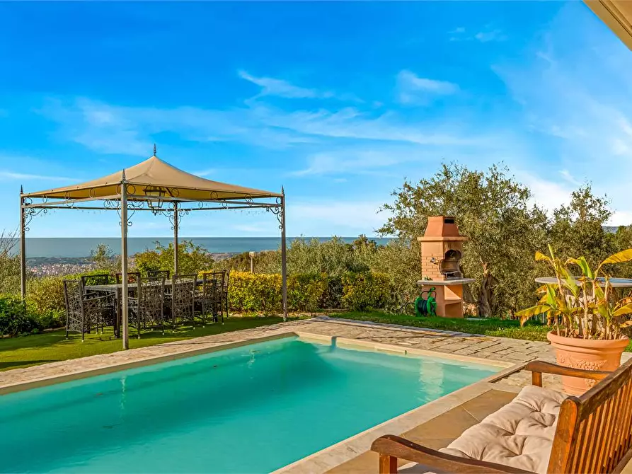 Immagine 3 di Villa in affitto  in Via Casone a Pietrasanta