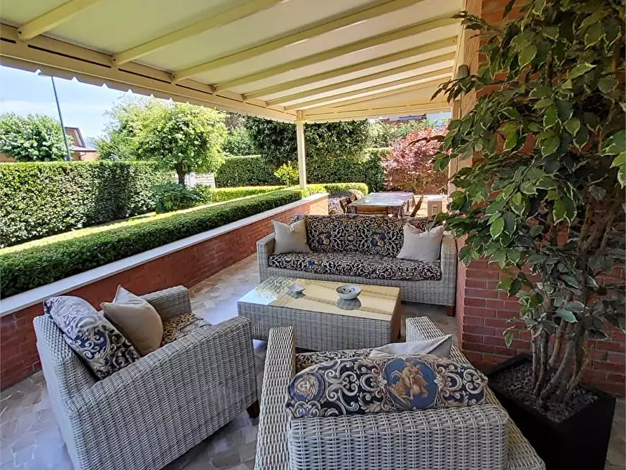 Immagine 3 di Villa in vendita  in Via B. Croce a Forte Dei Marmi