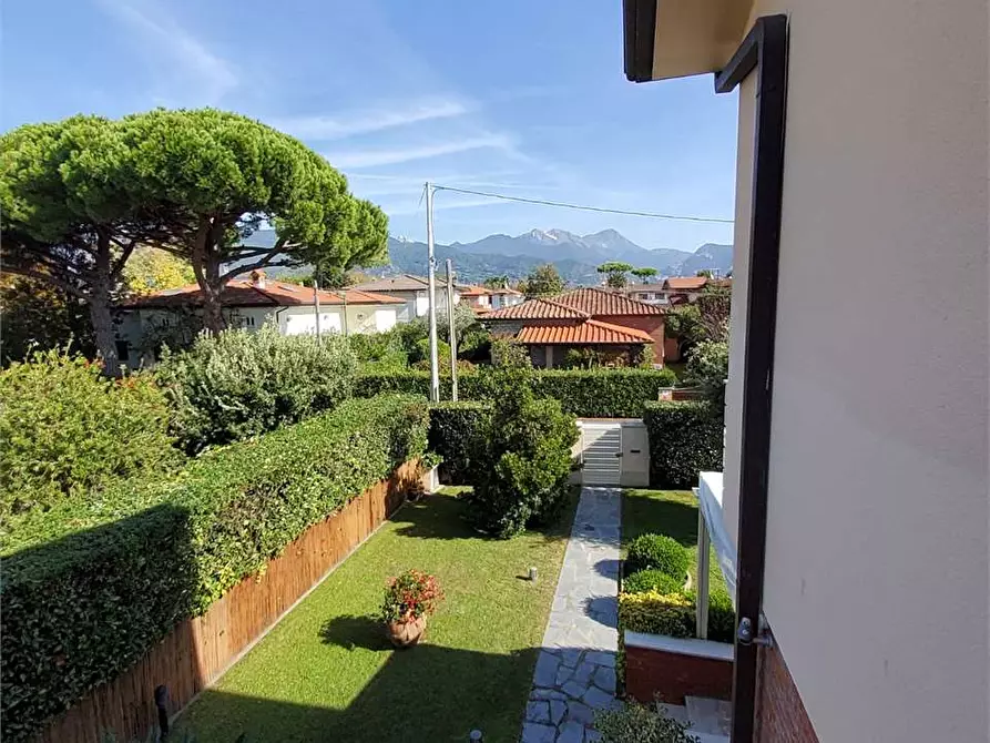 Immagine 34 di Villa in vendita  in Via B. Croce a Forte Dei Marmi