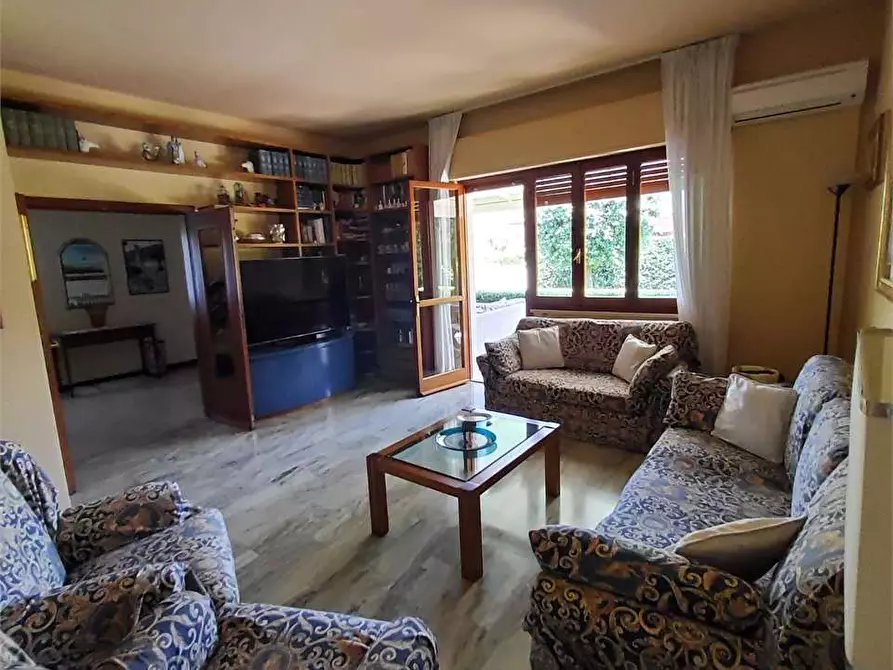 Immagine 12 di Villa in vendita  in Via B. Croce a Forte Dei Marmi