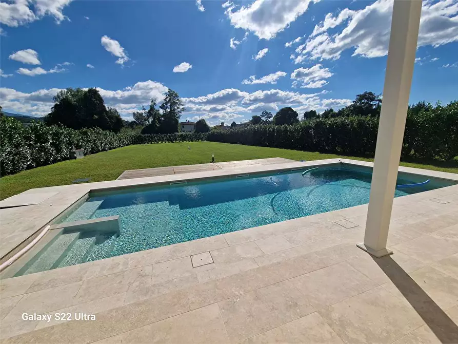 Immagine 57 di Villa in vendita  in Via Basilicata a Pietrasanta