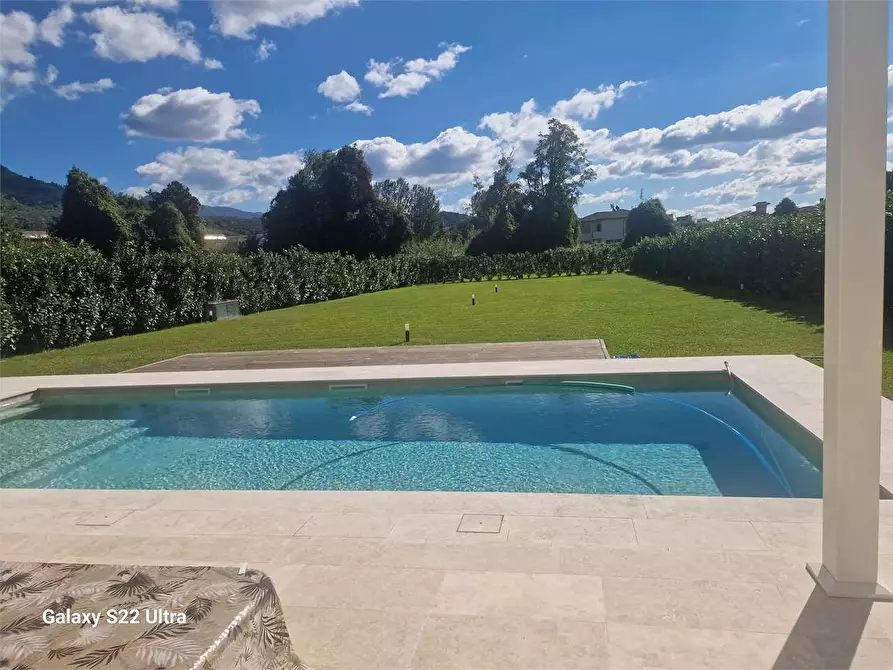 Immagine 3 di Villa in vendita  in Via Basilicata a Pietrasanta
