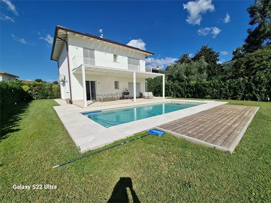 Immagine 4 di Villa in vendita  in Via Basilicata a Pietrasanta