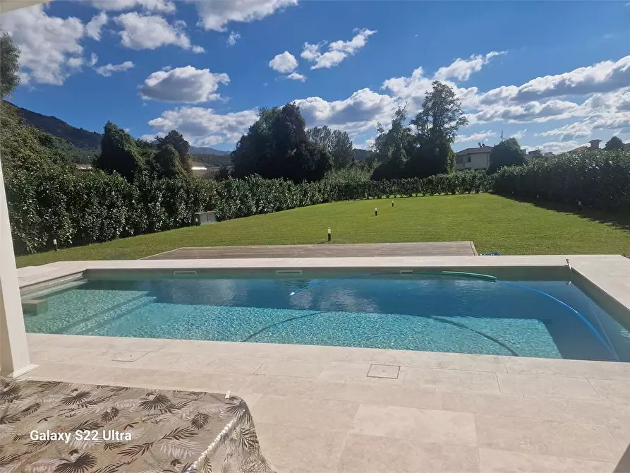 Immagine 5 di Villa in vendita  in Via Basilicata a Pietrasanta