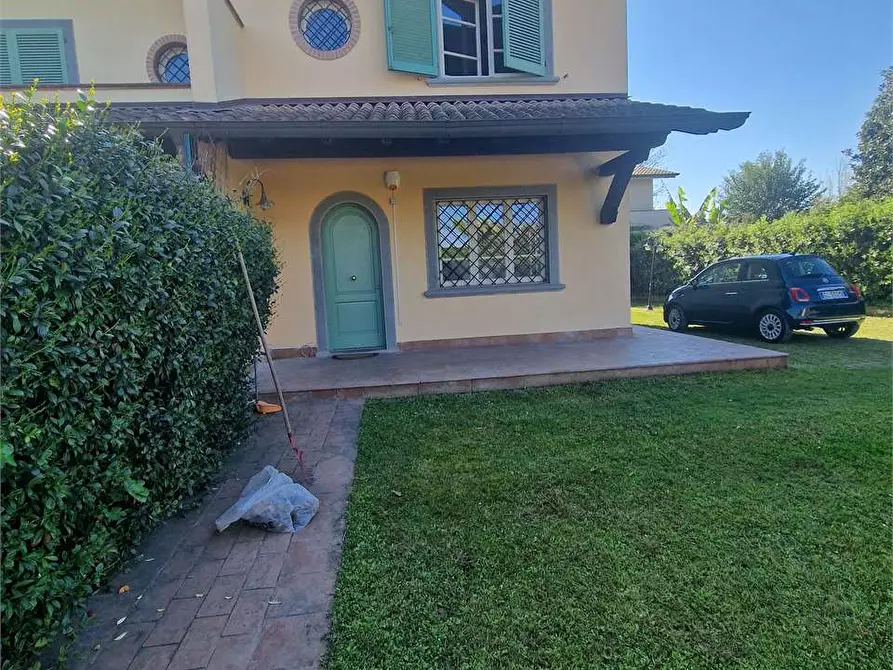 Immagine 37 di Casa bifamiliare in vendita  in Via Provinciale a Forte Dei Marmi