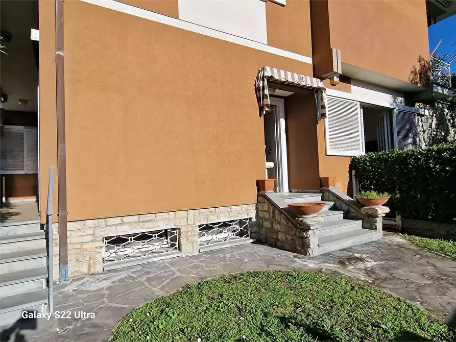 Immagine 30 di Appartamento in vendita  in Via degli Olmi a Forte Dei Marmi