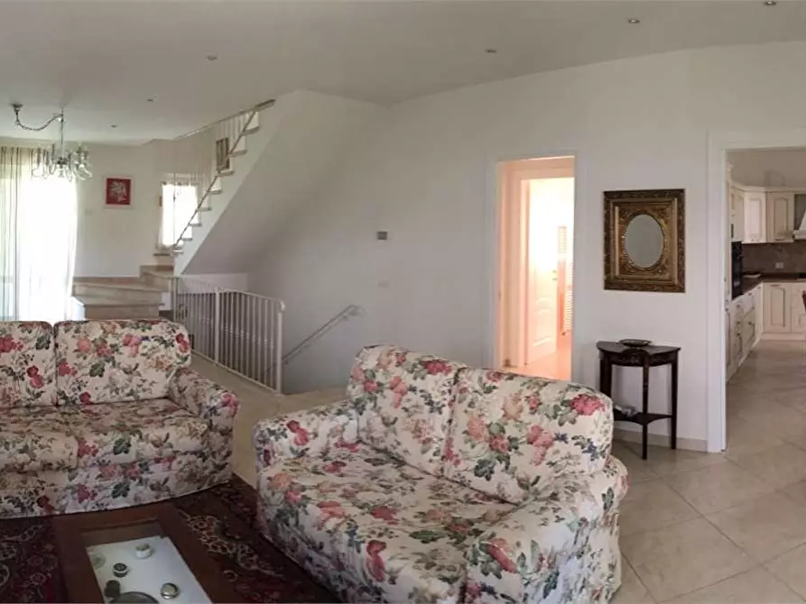 Immagine 36 di Villa in affitto  in Via Tremaiola a Pietrasanta