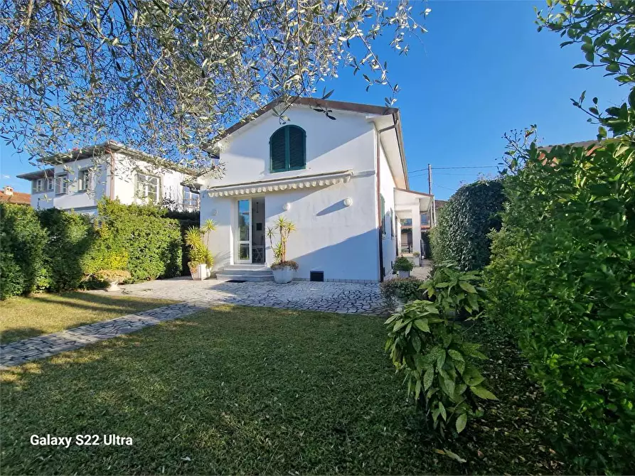 casa indipendente in affitto a Pietrasanta in zona Vignone