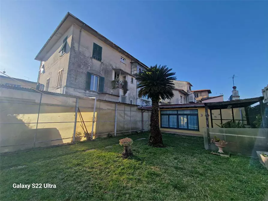 Immagine 1 di Appartamento in vendita  in Via Mancini a Seravezza