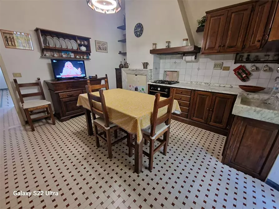 Immagine 11 di Appartamento in vendita  in Via Don Minzoni a Seravezza