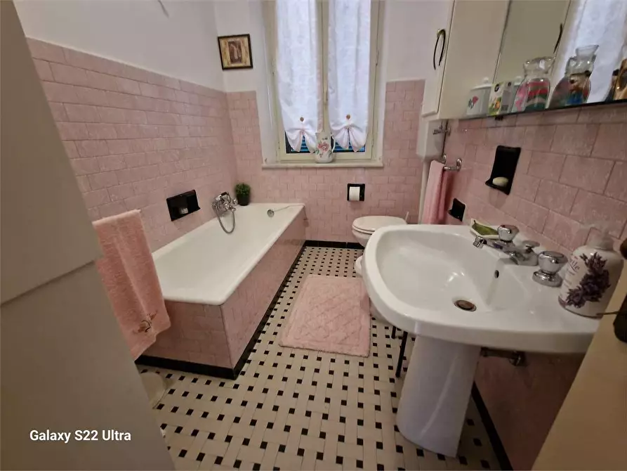 Immagine 15 di Appartamento in vendita  in Via Don Minzoni a Seravezza