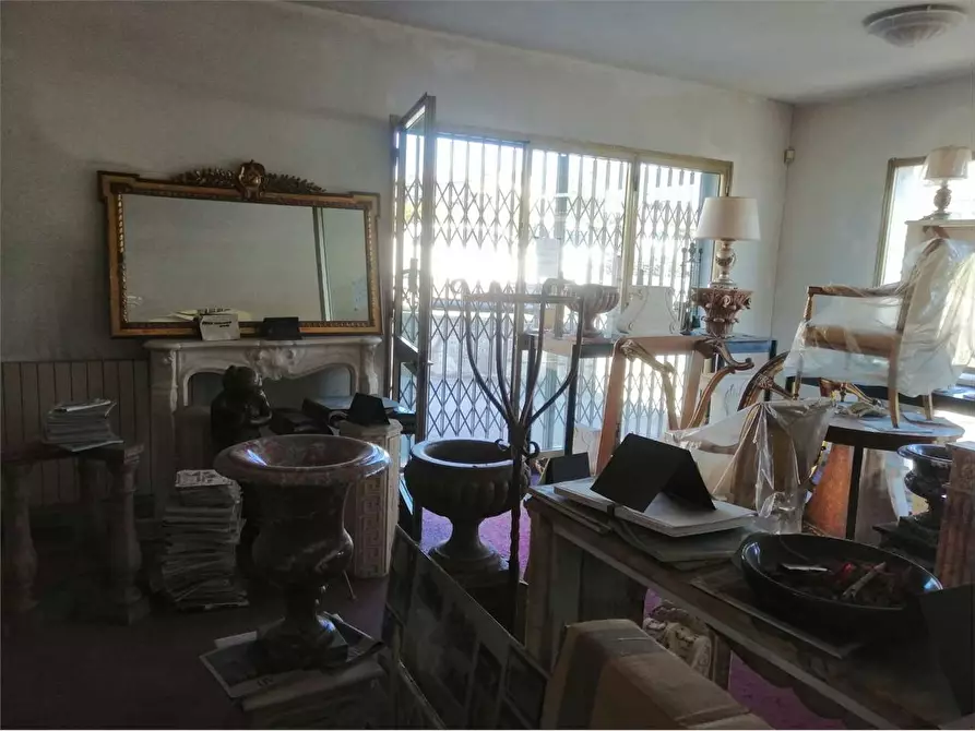 Immagine 5 di Negozio in vendita  in Via Provinciale a Forte Dei Marmi