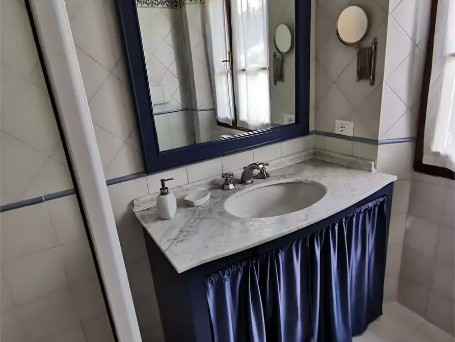 Immagine 25 di Villa in affitto  in Via Giulio Regeni a Forte Dei Marmi