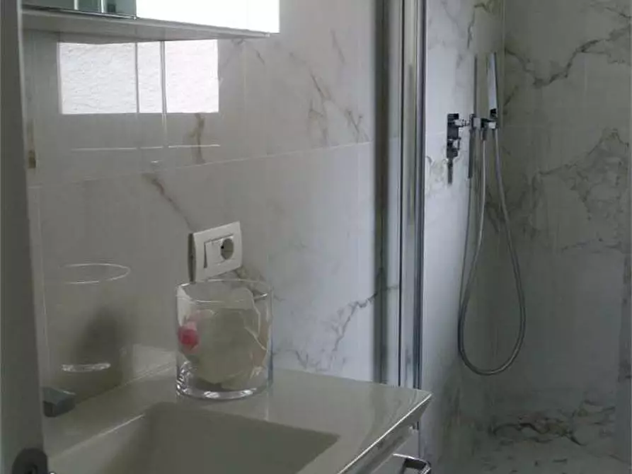 Immagine 31 di Villetta a schiera in affitto  in Via Civitali a Forte Dei Marmi