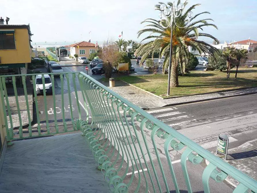 Immagine 27 di Appartamento in affitto  in Via Pascoli a Pietrasanta