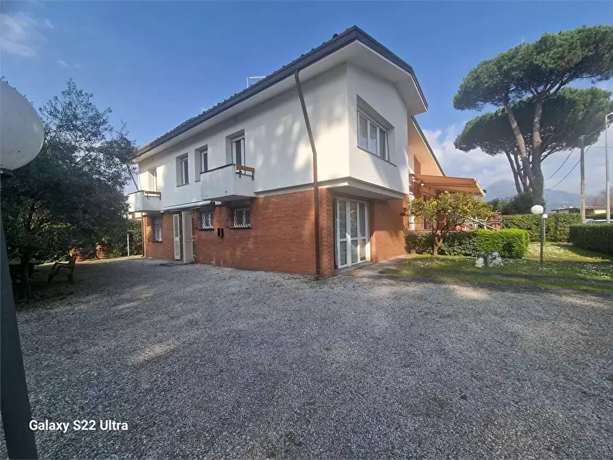 Immagine 6 di Villa in affitto  in Via Del Ghirlandaio a Pietrasanta