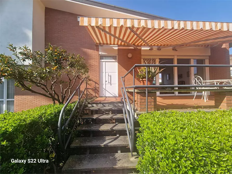 Immagine 3 di Villa in affitto  in Via Leonardo da Vinci a Pietrasanta