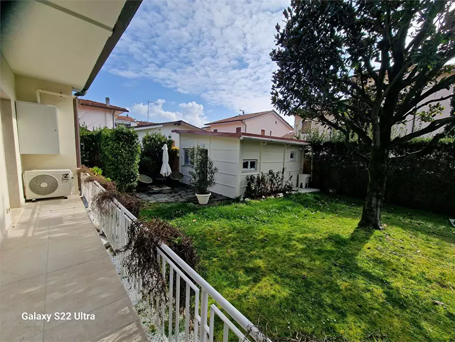 Immagine 5 di Villa in vendita  in Via Bruno Toni a Forte Dei Marmi