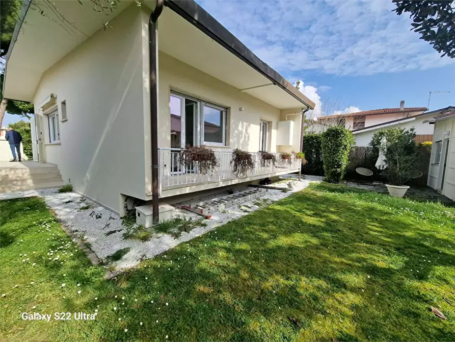 Immagine 31 di Villa in vendita  in Via Bruno Toni a Forte Dei Marmi