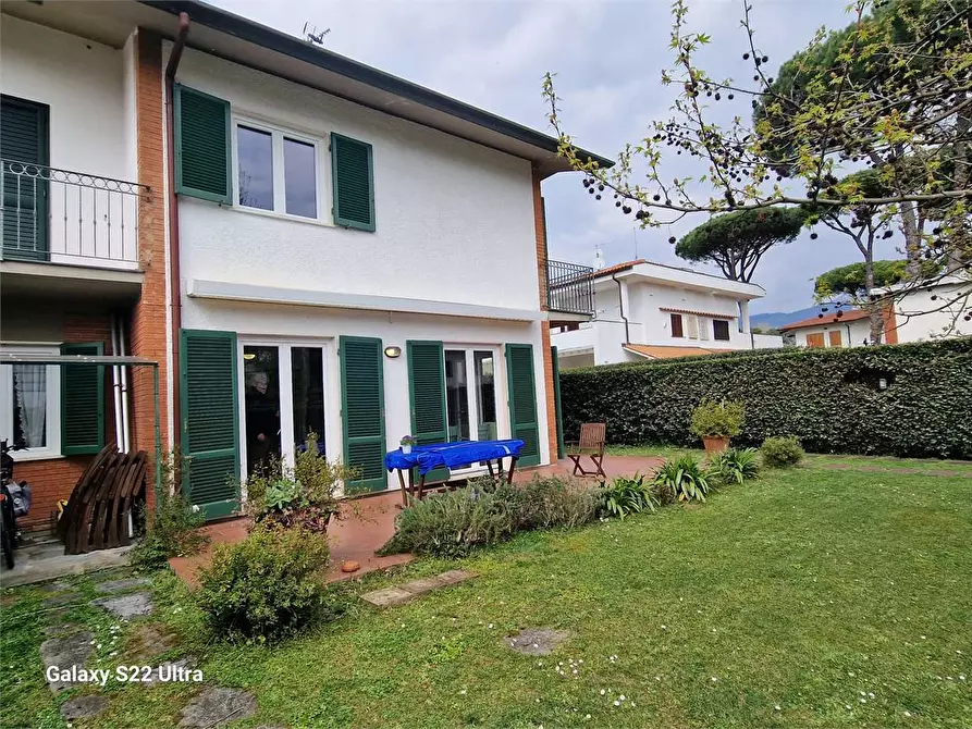 Immagine 2 di Casa bifamiliare in affitto  in Via Dei Medici a Forte Dei Marmi