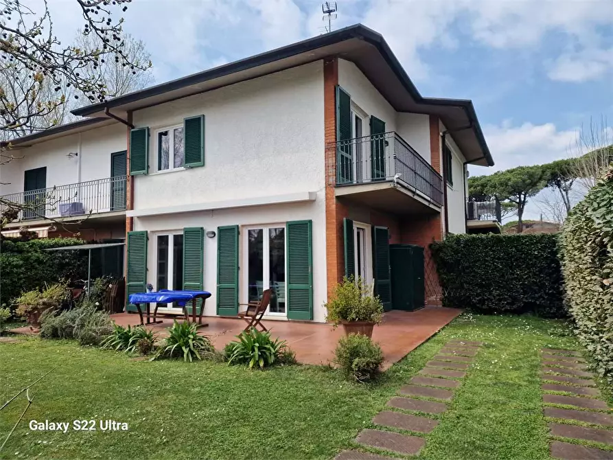 Immagine 2 di Casa bifamiliare in affitto  in Via Dei Medici a Forte Dei Marmi
