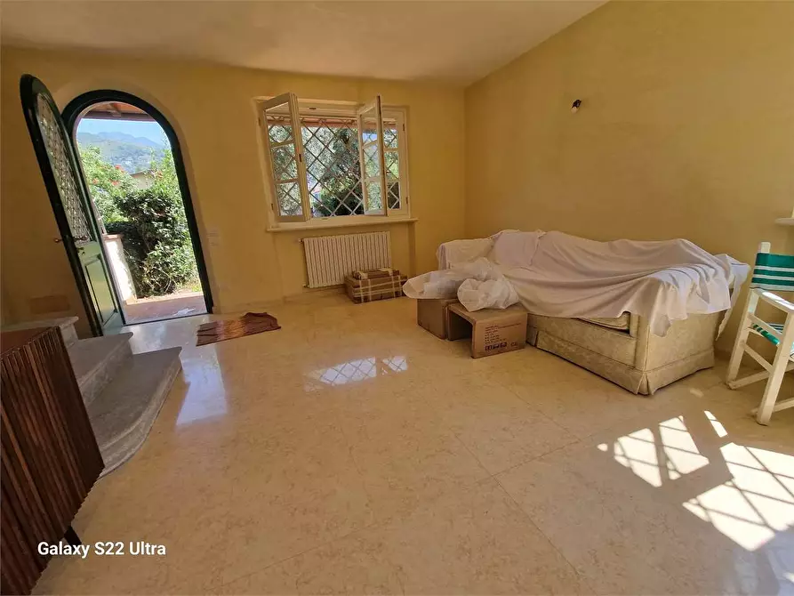 Immagine 1 di Casa bifamiliare in vendita  in Via Nerino Garbuio a Seravezza