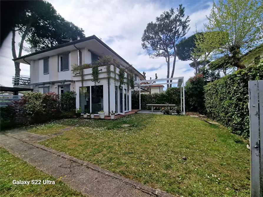 Immagine 28 di Casa bifamiliare in affitto  in Via Raffaele de Grada a Forte Dei Marmi
