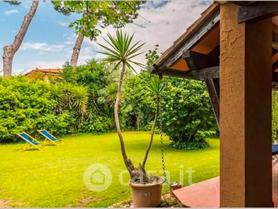 Immagine 2 di Villa in vendita  in Via Scassi carli a Forte Dei Marmi