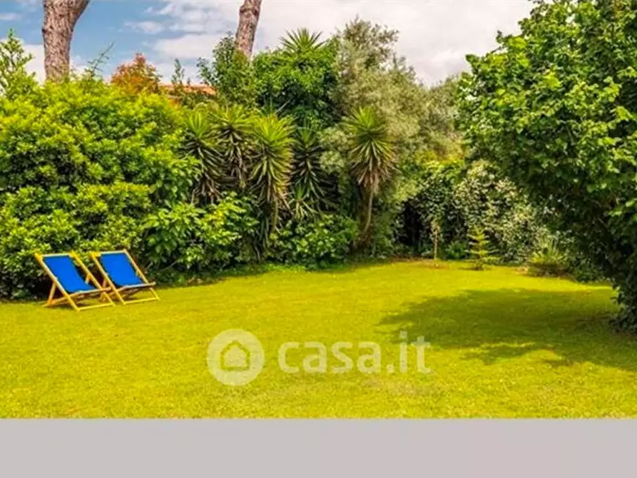 Immagine 7 di Villa in vendita  in Via Scassi carli a Forte Dei Marmi
