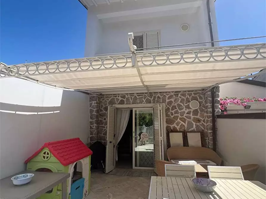 Immagine 1 di Villetta a schiera in vendita  in Via Ponchielli a Forte Dei Marmi