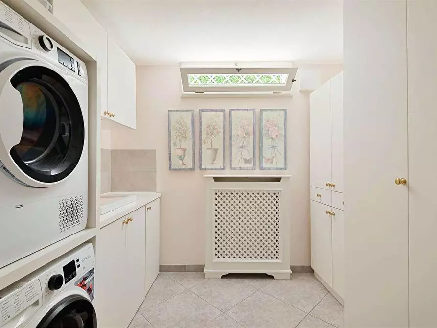 Immagine 23 di Villa in affitto  in Viale Apua a Pietrasanta