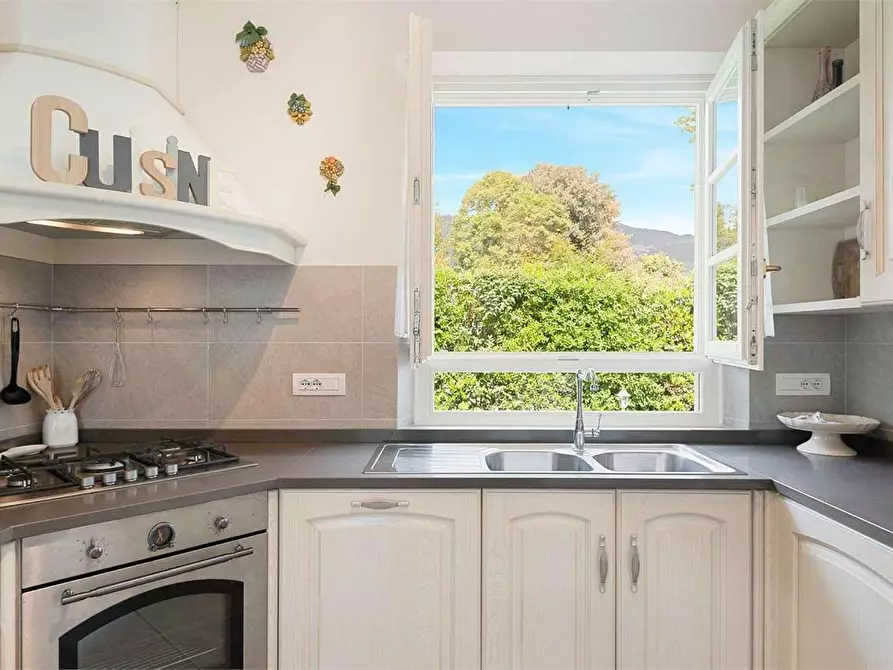 Immagine 9 di Villa in affitto  in Viale Apua a Pietrasanta