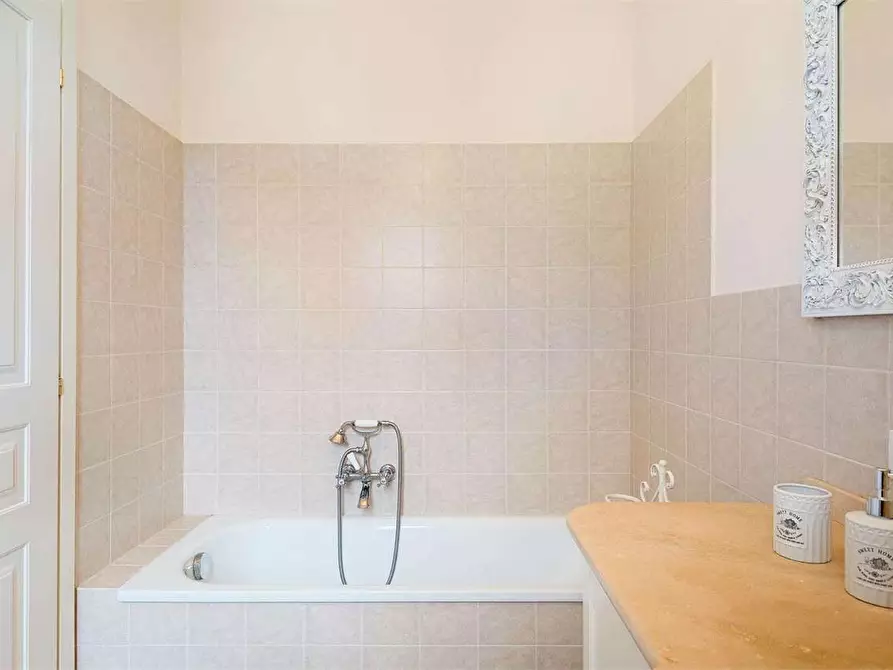Immagine 17 di Villa in affitto  in Viale Apua a Pietrasanta