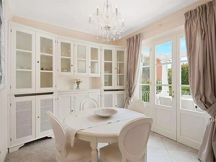 Immagine 8 di Villa in affitto  in Viale Apua a Pietrasanta