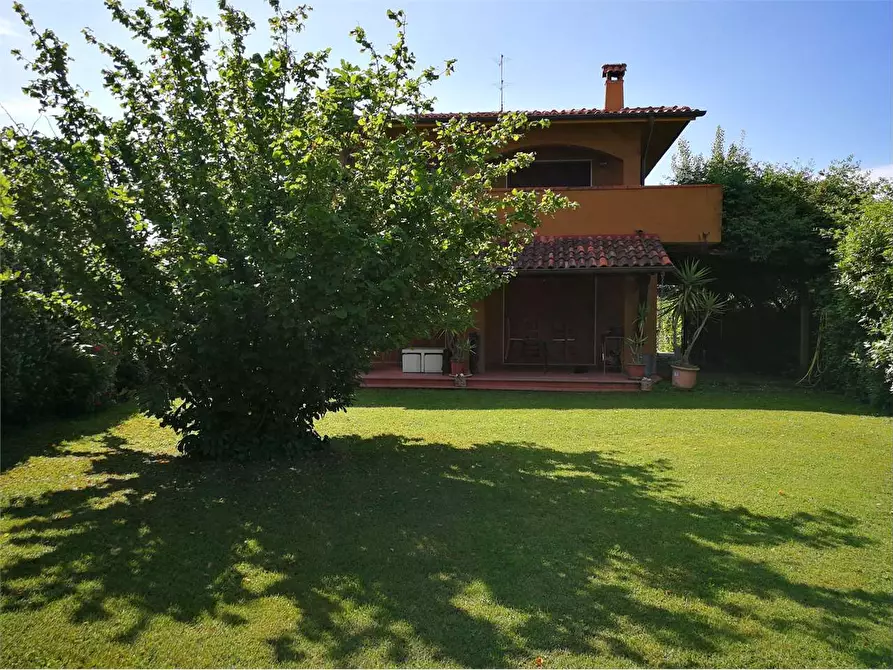 Immagine 17 di Villa in vendita  in Via Viner a Forte Dei Marmi