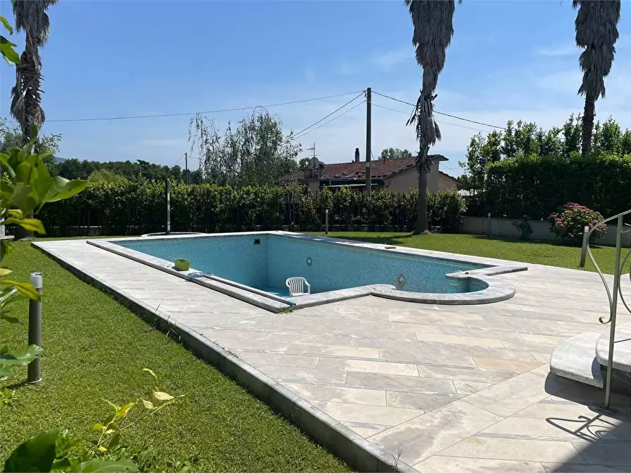 Immagine 45 di Villa in affitto  in via Romana a Montignoso