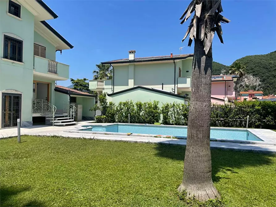 Immagine 46 di Villa in affitto  in via Romana a Montignoso
