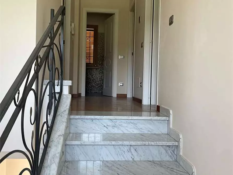 Immagine 52 di Villa in affitto  in via Romana a Montignoso