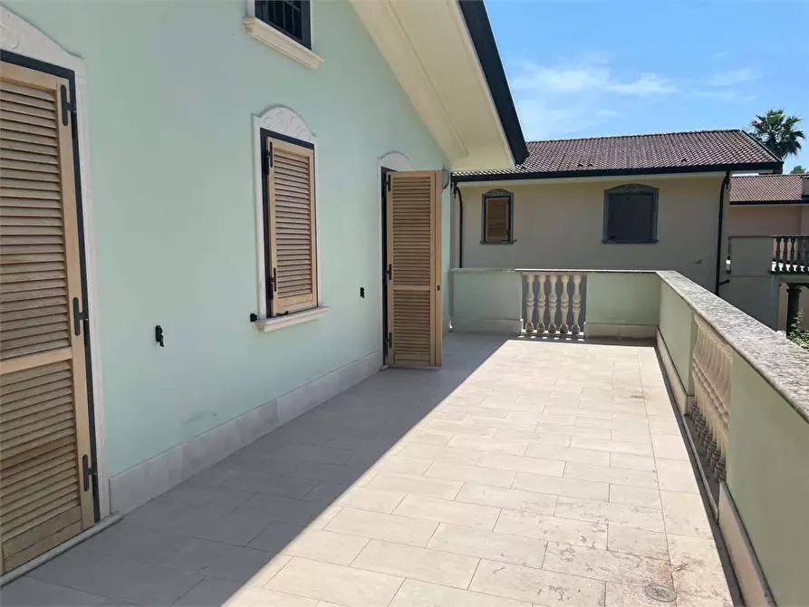 Immagine 54 di Villa in affitto  in via Romana a Montignoso