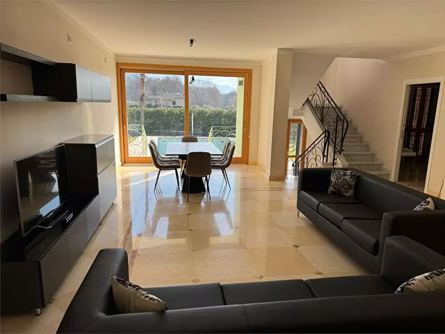 Immagine 7 di Villa in affitto  in via Romana a Montignoso