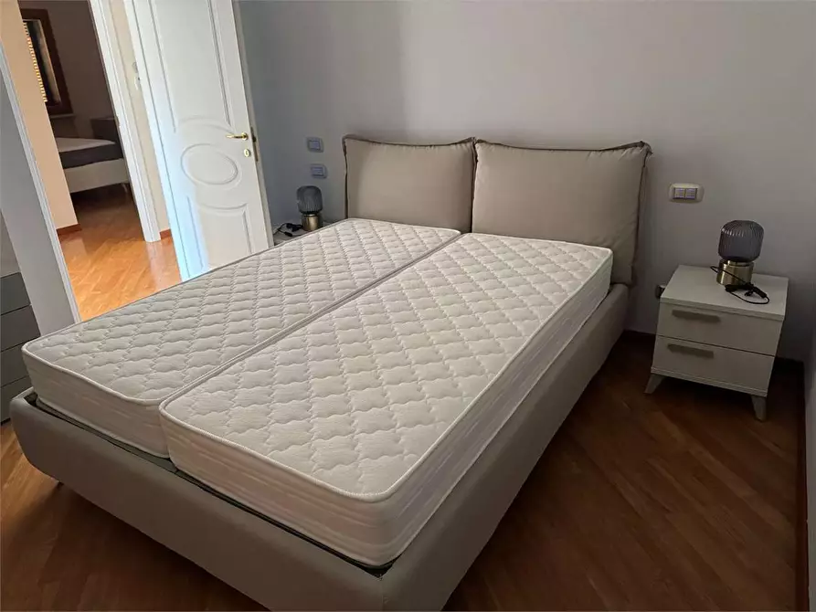 Immagine 60 di Villa in affitto  in via Romana a Montignoso