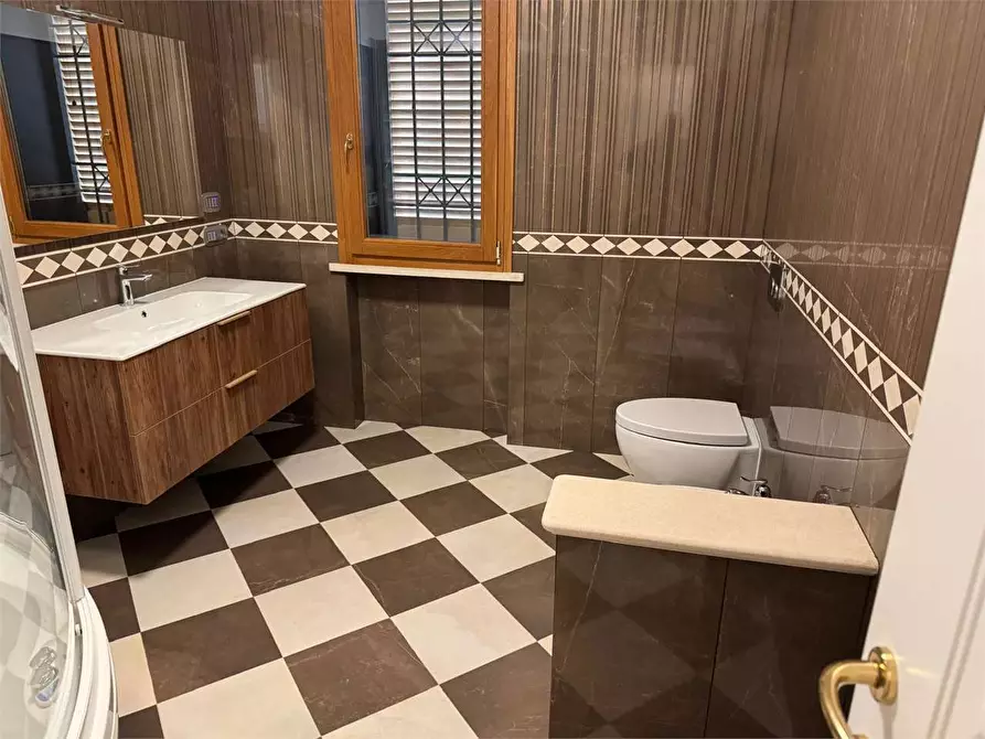 Immagine 61 di Villa in affitto  in via Romana a Montignoso