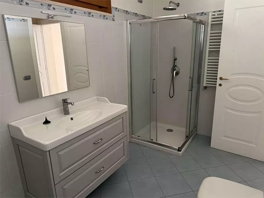 Immagine 68 di Villa in affitto  in via Romana a Montignoso