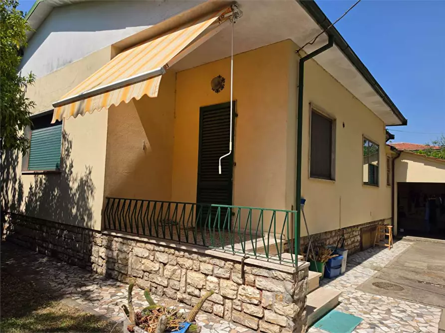 Immagine 2 di Casa indipendente in vendita  in Via Trento a Seravezza