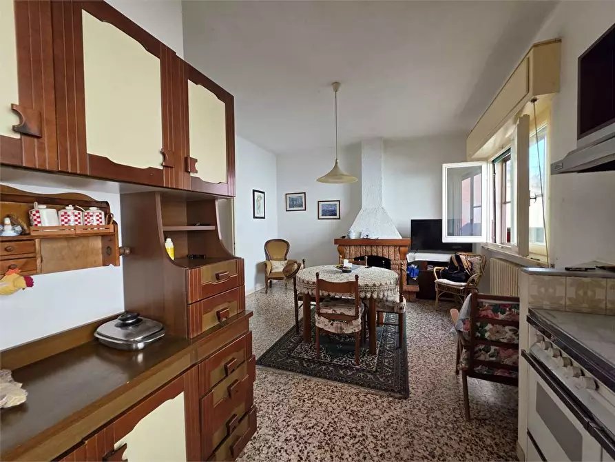 Immagine 9 di Casa indipendente in vendita  in Via Trento a Seravezza