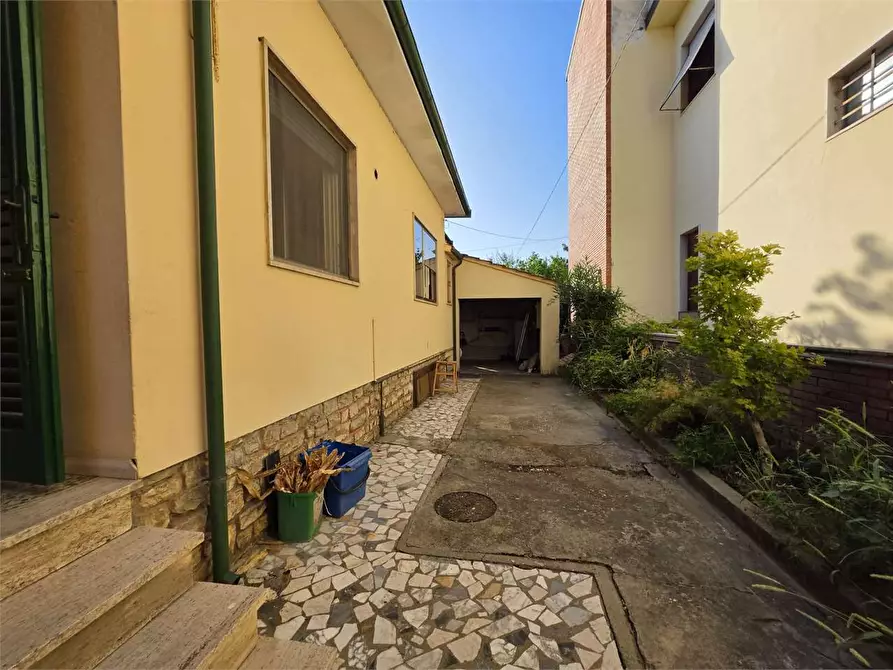 Immagine 30 di Casa indipendente in vendita  in Via Trento a Seravezza